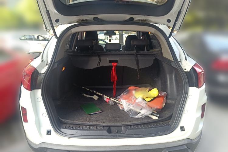 Used Bestune X80 2015 2.0L automatic luxury version Trunk