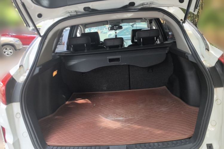 Used Bestune X80 2015 1.8T Automatic Luxury Model Trunk
