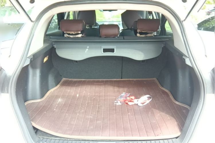 Used Bestune X80 2015 2.0L automatic comfort version Trunk