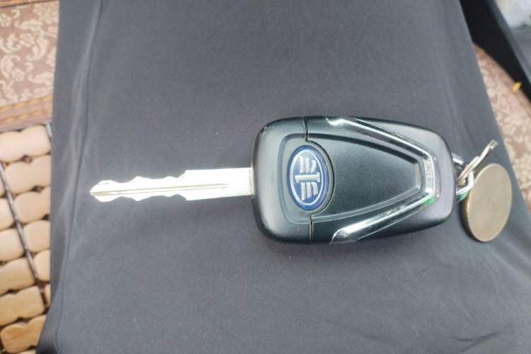 Used Bestune X80 2015 2.0L Automatic Comfort Anniversary Edition Vehicle Key