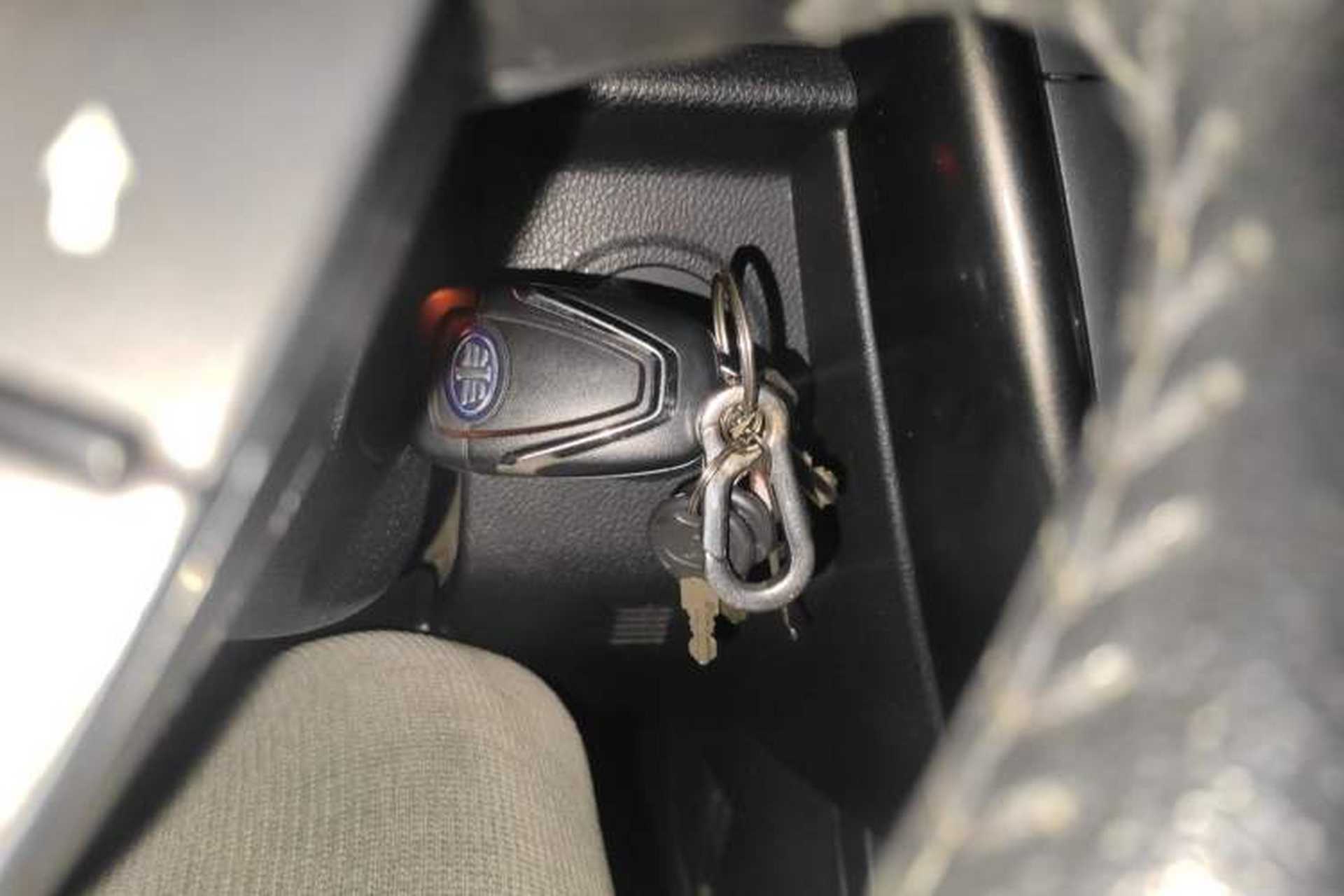 Used Bestune X80 2015 1.8T Automatic Luxury Model Vehicle Key