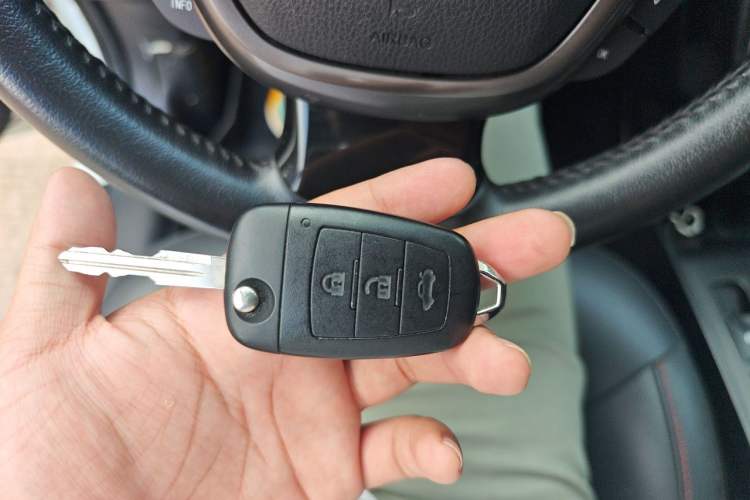 Used Bestune X80 2015 2.0L automatic luxury version Vehicle Key