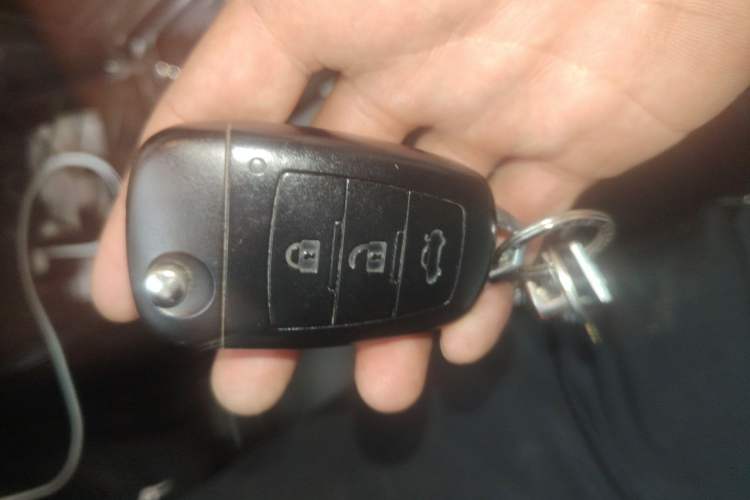Used Bestune X80 2015 2.0L automatic luxury version Vehicle Key
