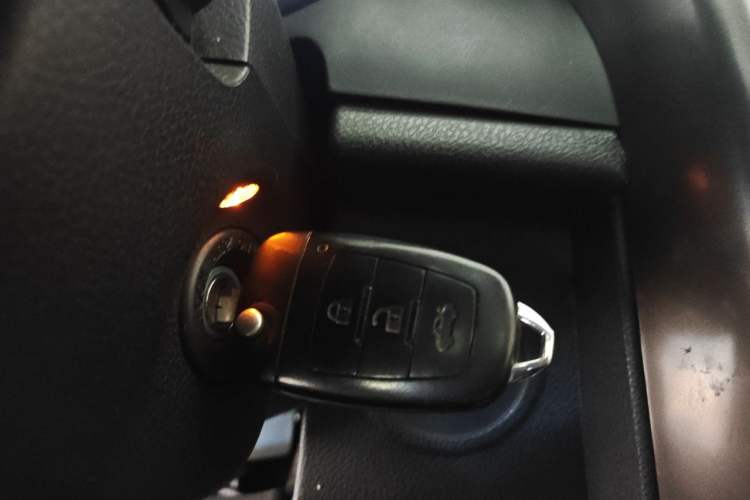 Used Bestune X80 2015 2.0L Automatic Comfort Anniversary Edition Vehicle Key