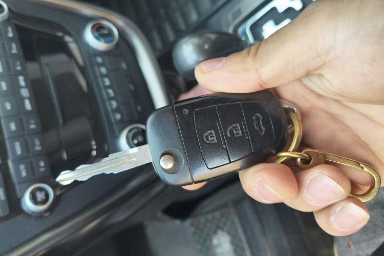 Used Bestune X80 2015 2.0L Automatic Comfort Anniversary Edition Vehicle Key