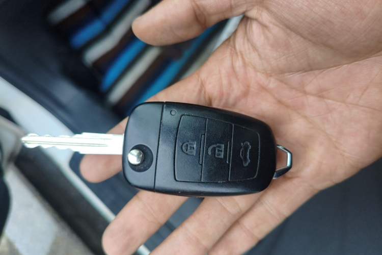 Used Bestune X80 2015 2.0L Manual Comfort 2nd Anniversary Edition Vehicle Key