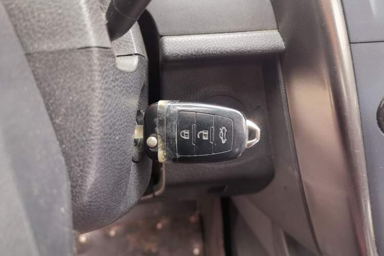 Used Bestune X80 2015 2.0L automatic comfort version Vehicle Key