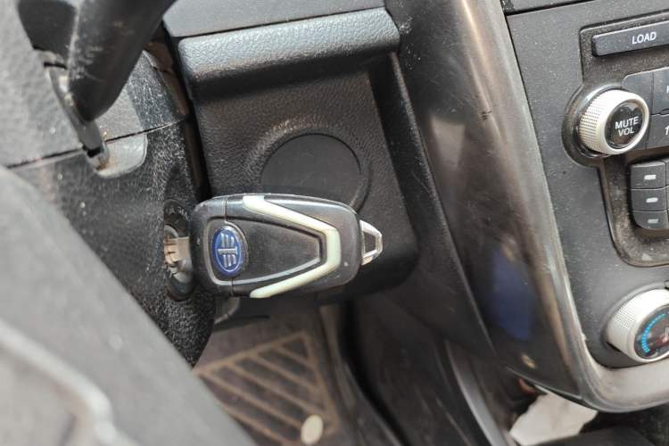 Used Bestune X80 2015 2.0L automatic luxury version Vehicle Key