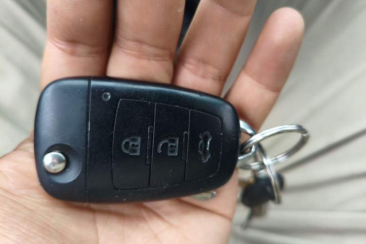 Used Bestune X80 2015 2.0L automatic comfort version Vehicle Key