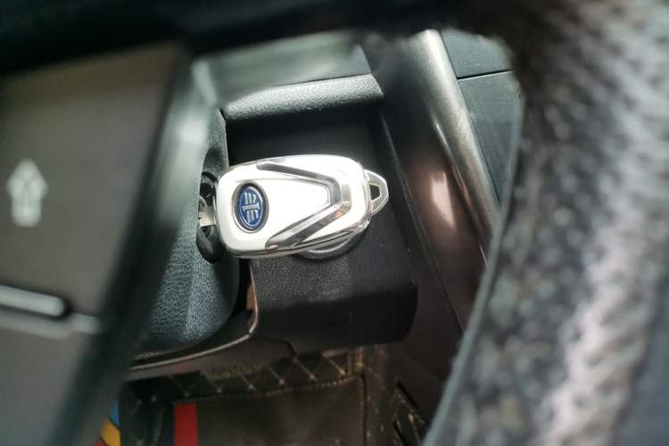 Used Bestune X80 2015 1.8T Automatic Luxury Model Vehicle Key