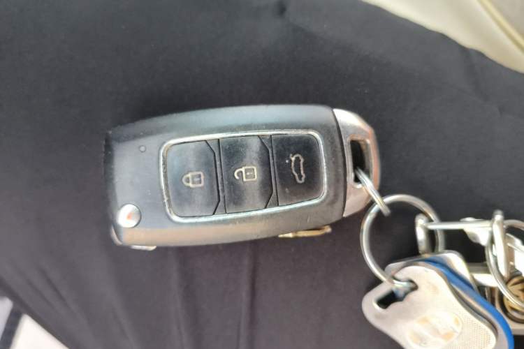 Used Bestune X80 2015 2.0L automatic luxury version Vehicle Key