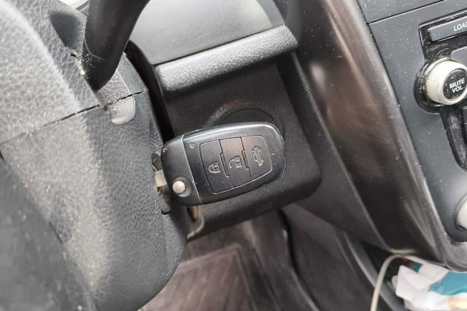 Used Bestune X80 2015 2.0L automatic luxury version Vehicle Key