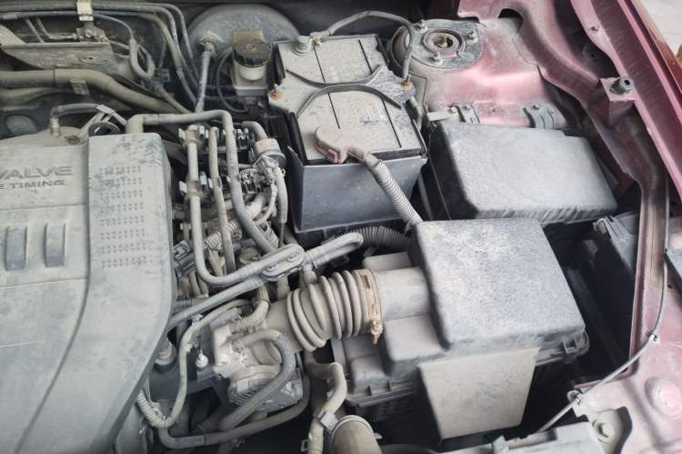 Used Bestune X80 2015 2.0L automatic comfort version Engine Bay Left