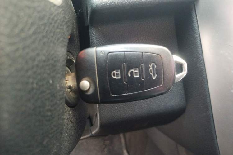 Used Bestune X80 2015 2.0L automatic comfort version Vehicle Key