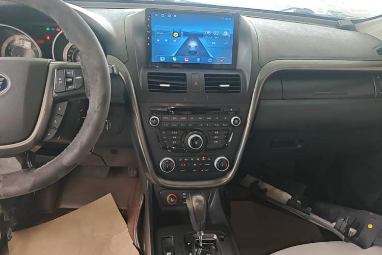 Used Bestune X80 2016 2.0L Automatic Luxury Model Audio And AC Panel
