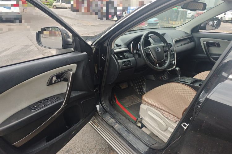 Used Bestune X80 2016 2.0L automatic Comfort trim level Driver Seat
