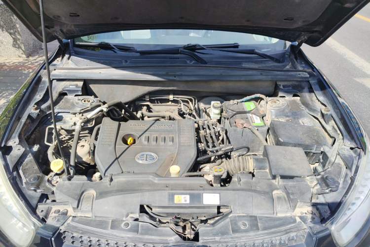 Used Bestune X80 2016 2.0L automatic Comfort trim level Engine Bay