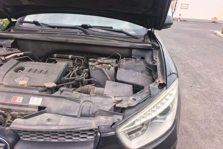 Used Bestune X80 2016 2.0L Automatic Luxury Model Engine Bay Left