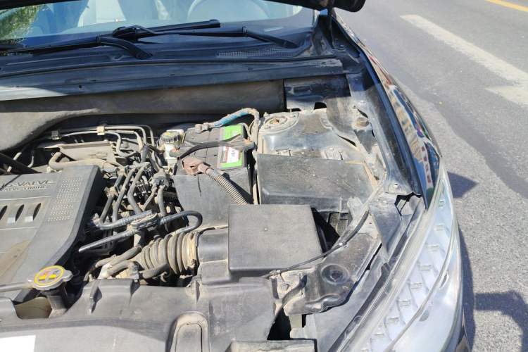 Used Bestune X80 2016 2.0L automatic Comfort trim level Engine Bay Left