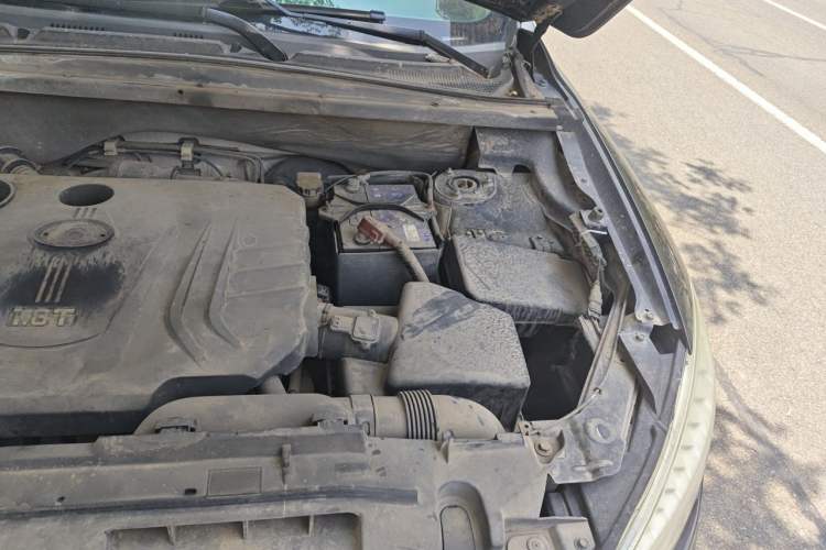 Used Bestune X80 2016 1.8T Automatic Luxury Model Engine Bay Left