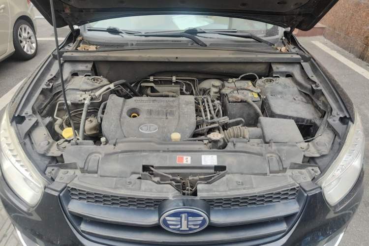 Used Bestune X80 2016 2.0L Automatic Luxury Model Engine Bay
