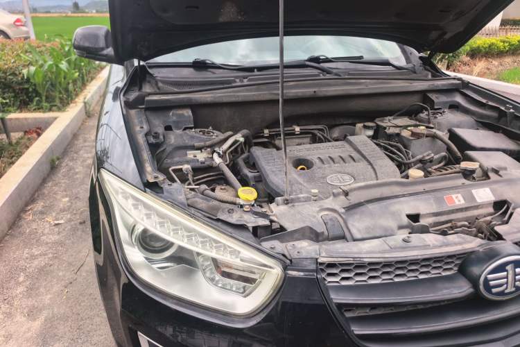Used Bestune X80 2016 2.0L Automatic Luxury Model Engine Bay Right