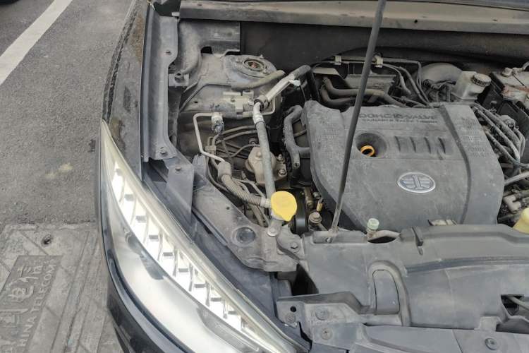 Used Bestune X80 2016 2.0L Automatic Luxury Model Engine Bay Right