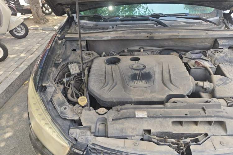 Used Bestune X80 2016 1.8T Automatic Luxury Model Engine Bay Right