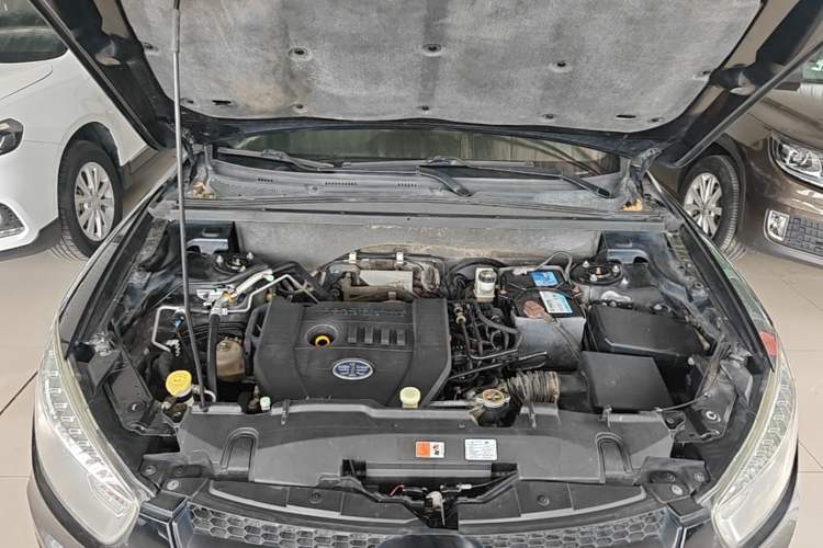 Used Bestune X80 2016 2.0L Automatic Luxury Model Engine Bay