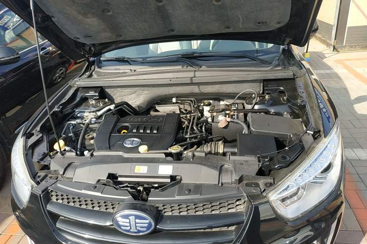 Used Bestune X80 2016 2.0L Manual Luxury Edition Engine Bay