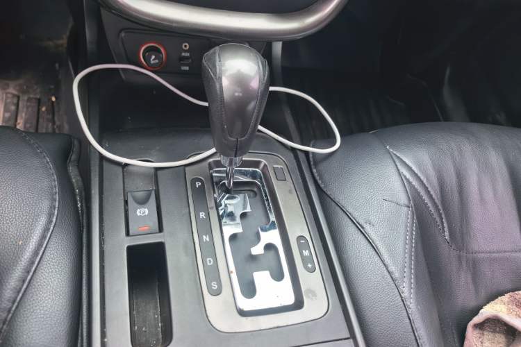 Used Bestune X80 2016 2.0L Automatic Luxury Model Gear Lever