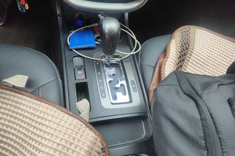 Used Bestune X80 2016 2.0L Automatic Luxury Model Gear Lever