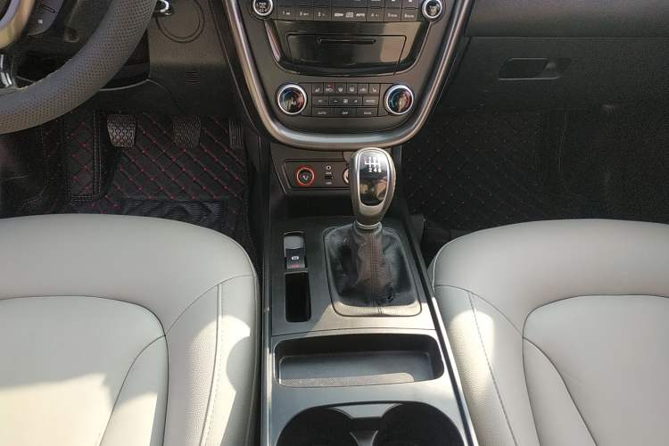 Used Bestune X80 2016 2.0L Manual Luxury Edition Gear Lever