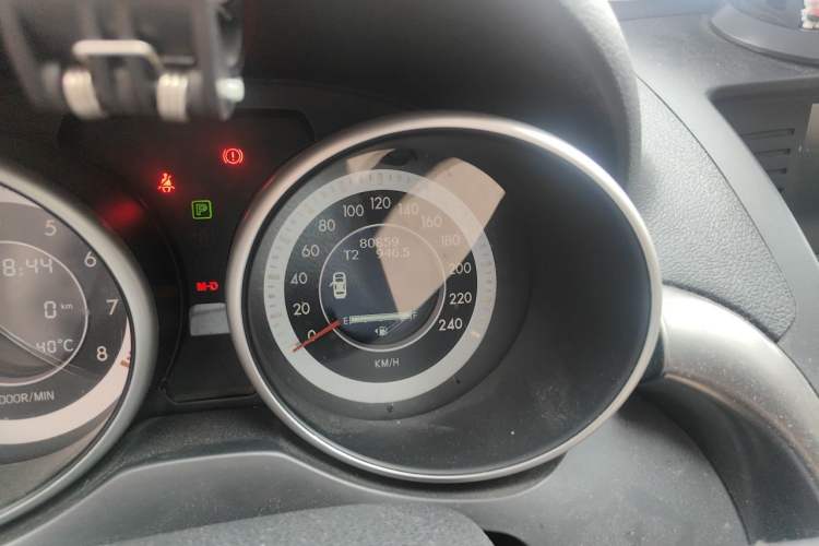 Used Bestune X80 2016 2.0L Automatic Luxury Model Odometer Close Up
