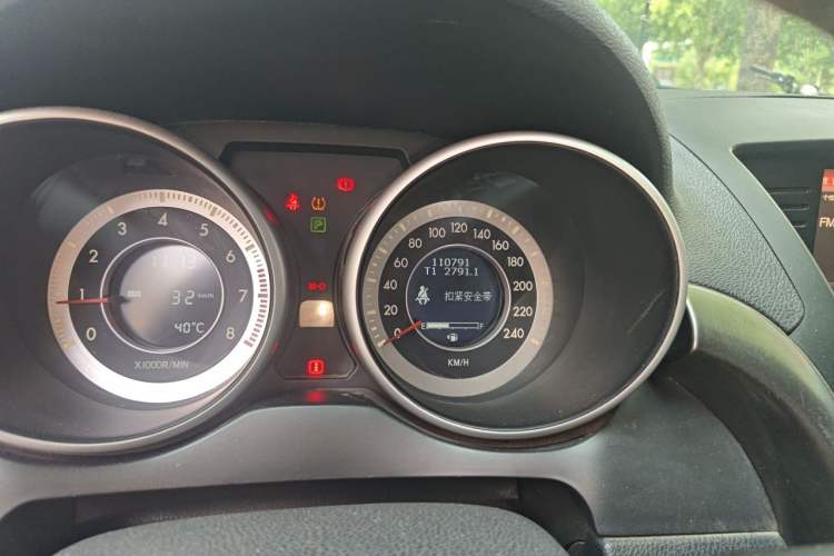 Used Bestune X80 2016 1.8T Automatic Luxury Model Odometer Close Up