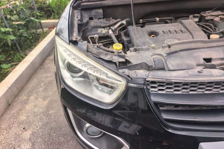 Used Bestune X80 2016 2.0L Automatic Luxury Model Right Front Headlight
