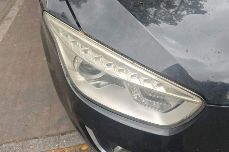 Used Bestune X80 2016 2.0L automatic Comfort trim level Right Front Headlight