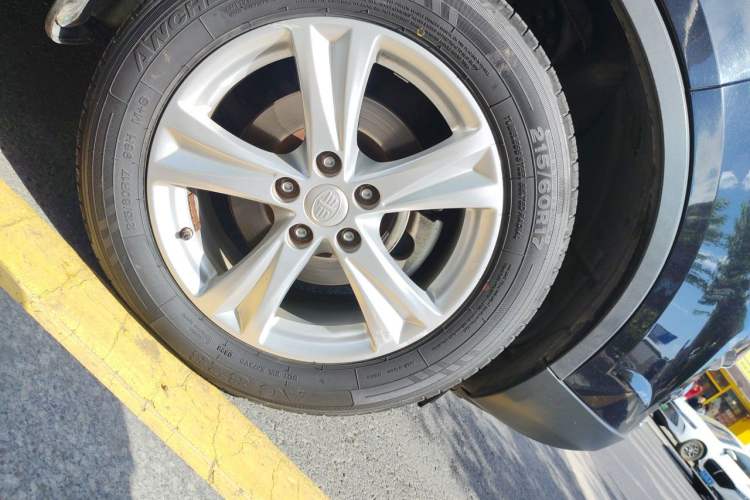 Used Bestune X80 2016 2.0L automatic Comfort trim level Right Front Wheel Hub