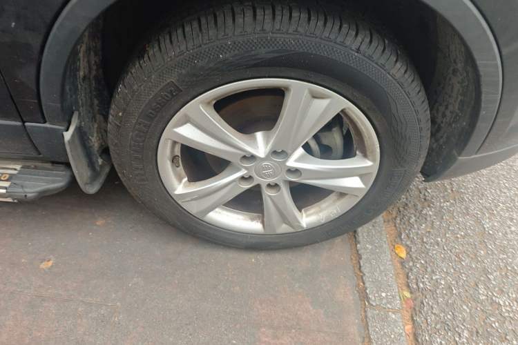 Used Bestune X80 2016 2.0L automatic Comfort trim level Right Front Wheel Hub