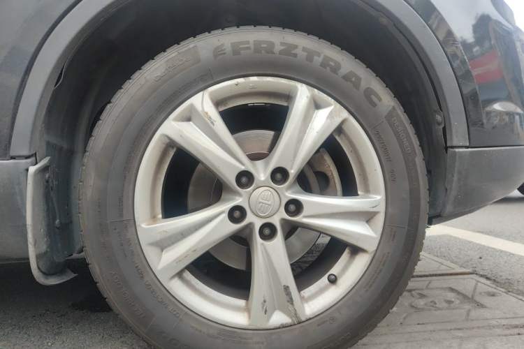 Used Bestune X80 2016 2.0L Automatic Luxury Model Right Front Wheel Hub