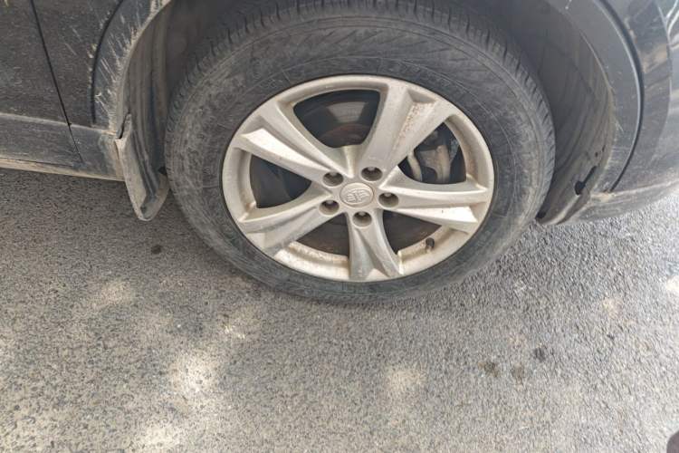 Used Bestune X80 2016 1.8T Automatic Luxury Model Right Front Wheel Hub