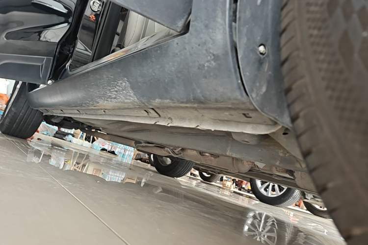 Used Bestune X80 2016 2.0L Automatic Luxury Model Right Side Sill