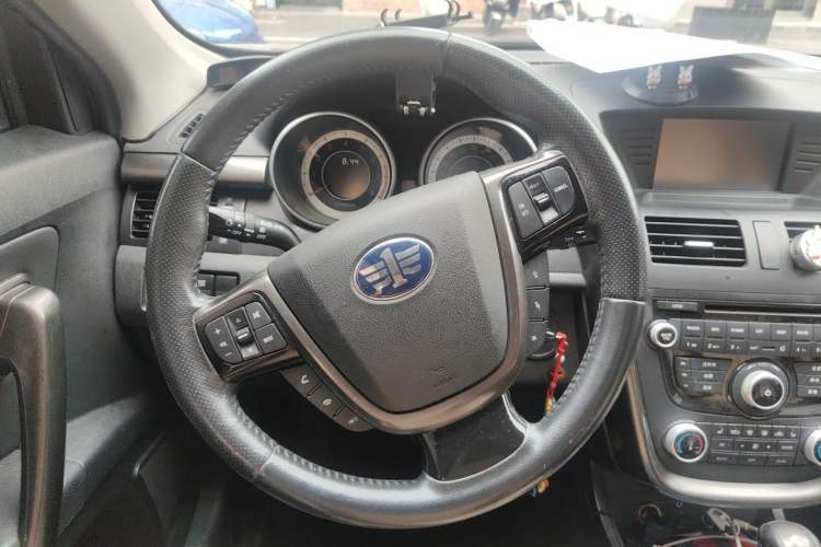 Used Bestune X80 2016 2.0L Automatic Luxury Model Steering Wheel