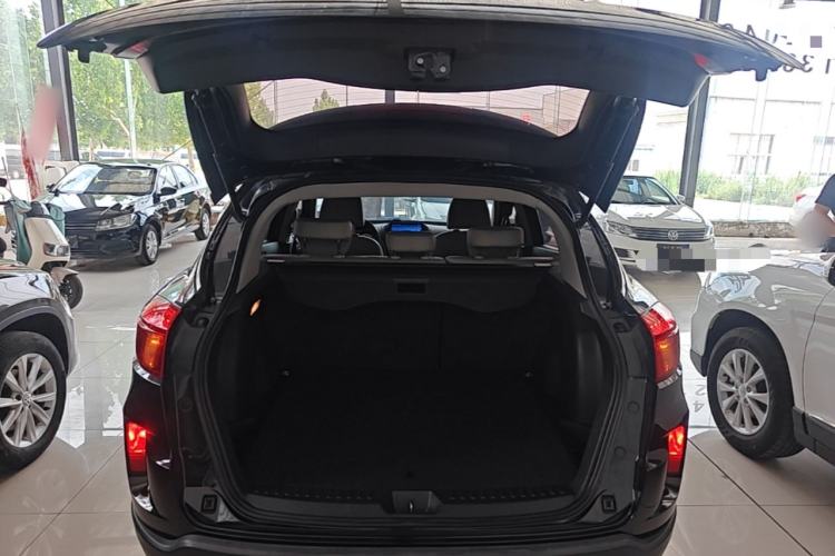 Used Bestune X80 2016 2.0L Automatic Luxury Model Trunk