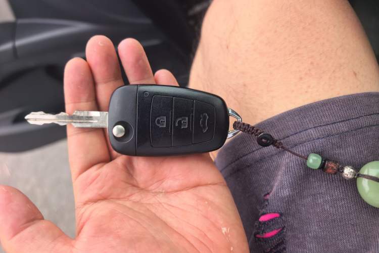 Used Bestune X80 2016 2.0L Automatic Luxury Model Vehicle Key