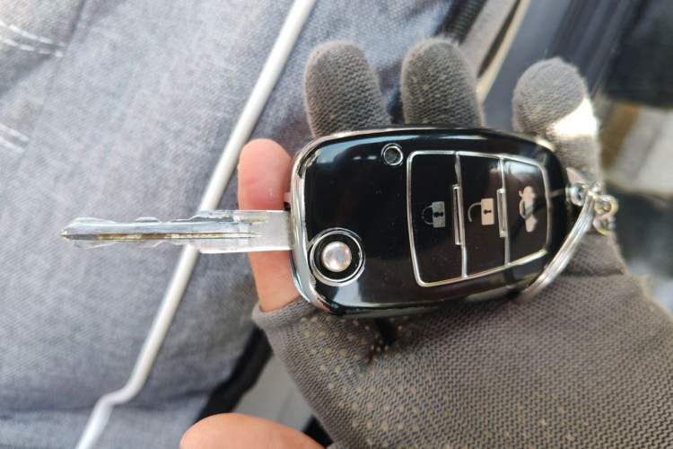 Used Bestune X80 2016 2.0L automatic Comfort trim level Vehicle Key