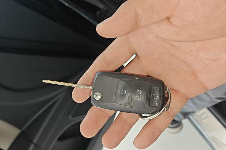 Used Bestune X80 2016 2.0L Automatic Luxury Model Vehicle Key