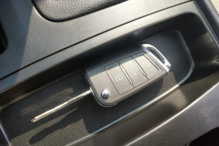 Used Bestune X80 2016 2.0L Manual Luxury Edition Vehicle Key