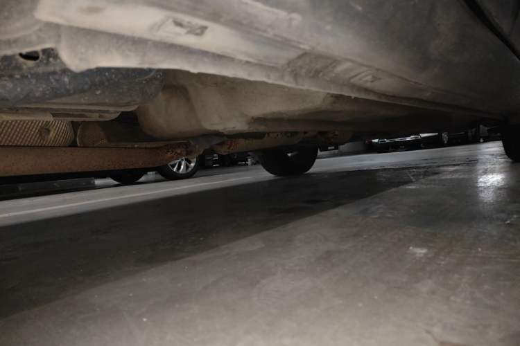 Used Bestune X80 2016 2.0L automatic Comfort trim level Chassis Rear Right