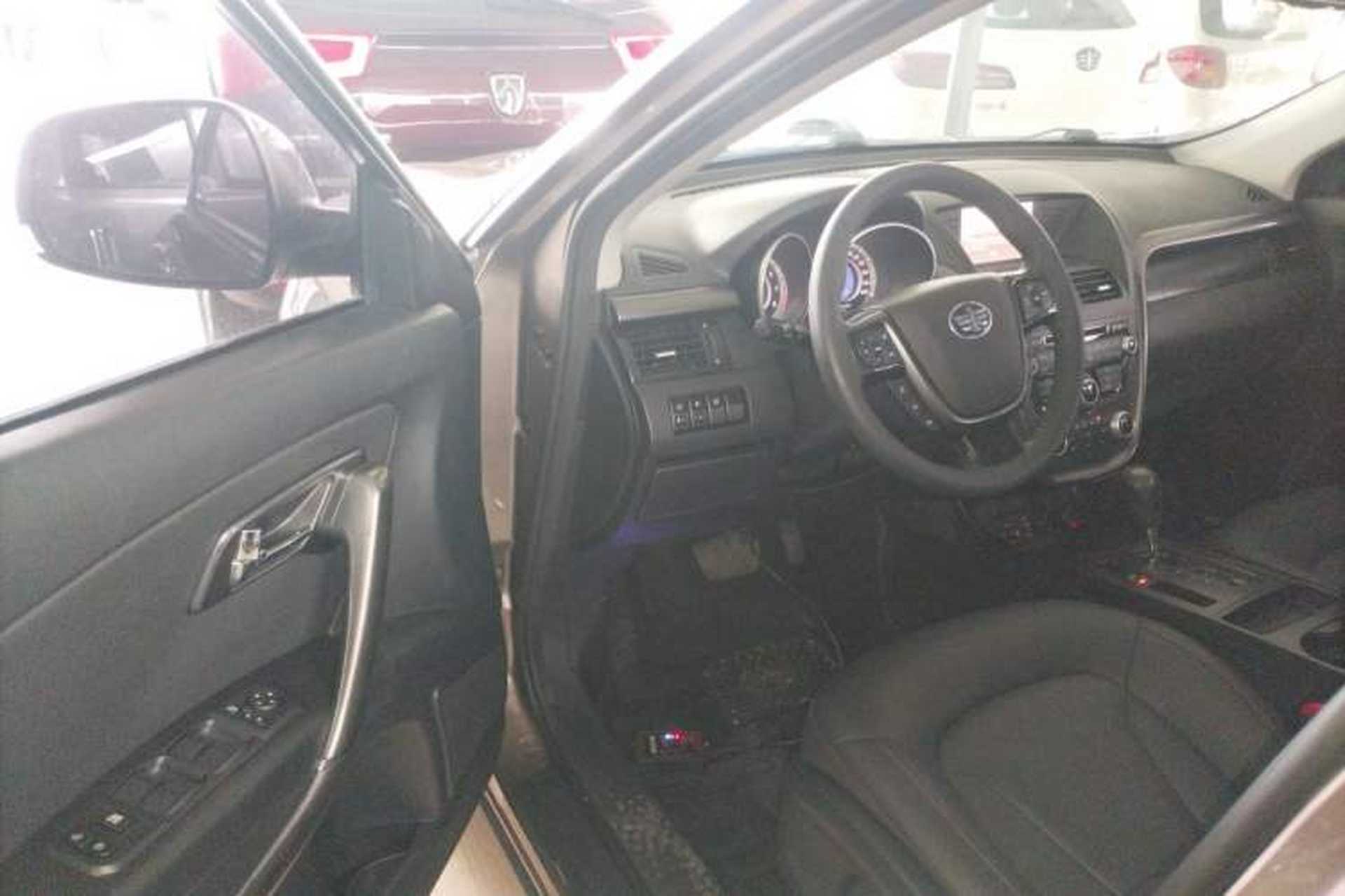 Used Bestune X80 2016 1.8T Automatic Luxury Model Driver Seat